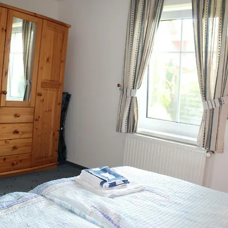 公寓 Am Ostseestrand 1 青斯特